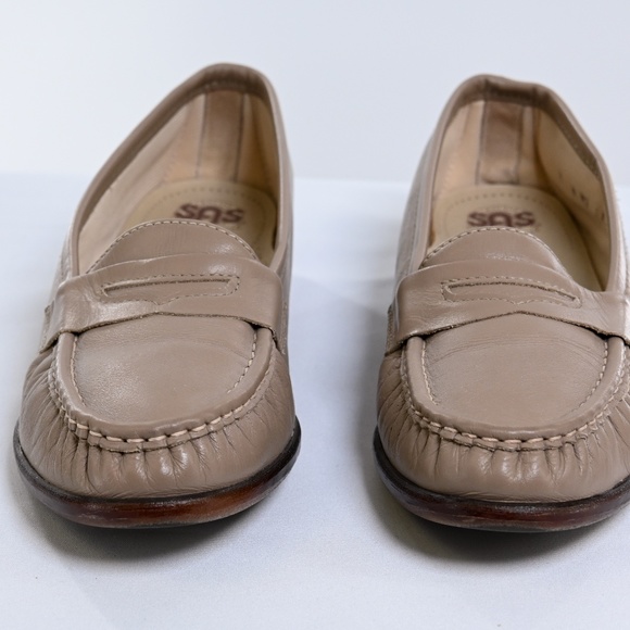 Leather Shoes - Picture 3 of 4